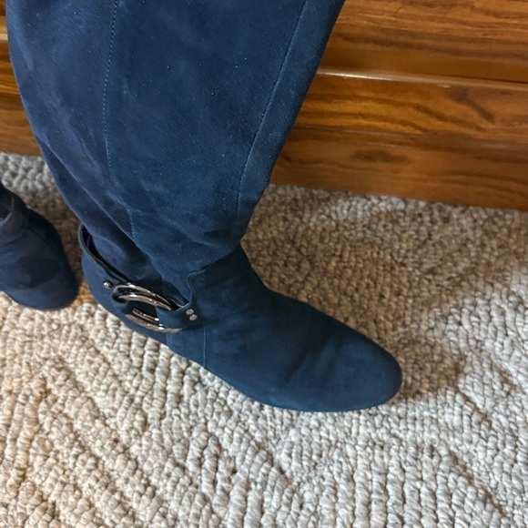 Boots - Picture 4 of 6